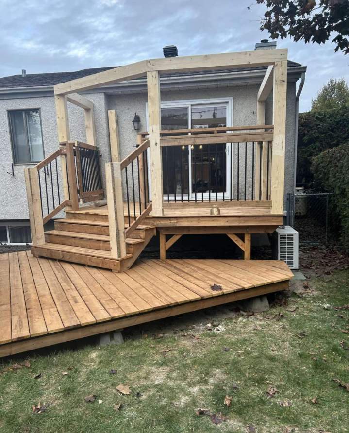 Construction patio en bois design Bellechasse Regional County Municipality